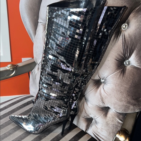 🪩 THE REFLECTION OF PERFECTION 👑 Azalea Wang "Showstopper" Mirror Mosaic Boots 🪩 - Picture 2 of 12